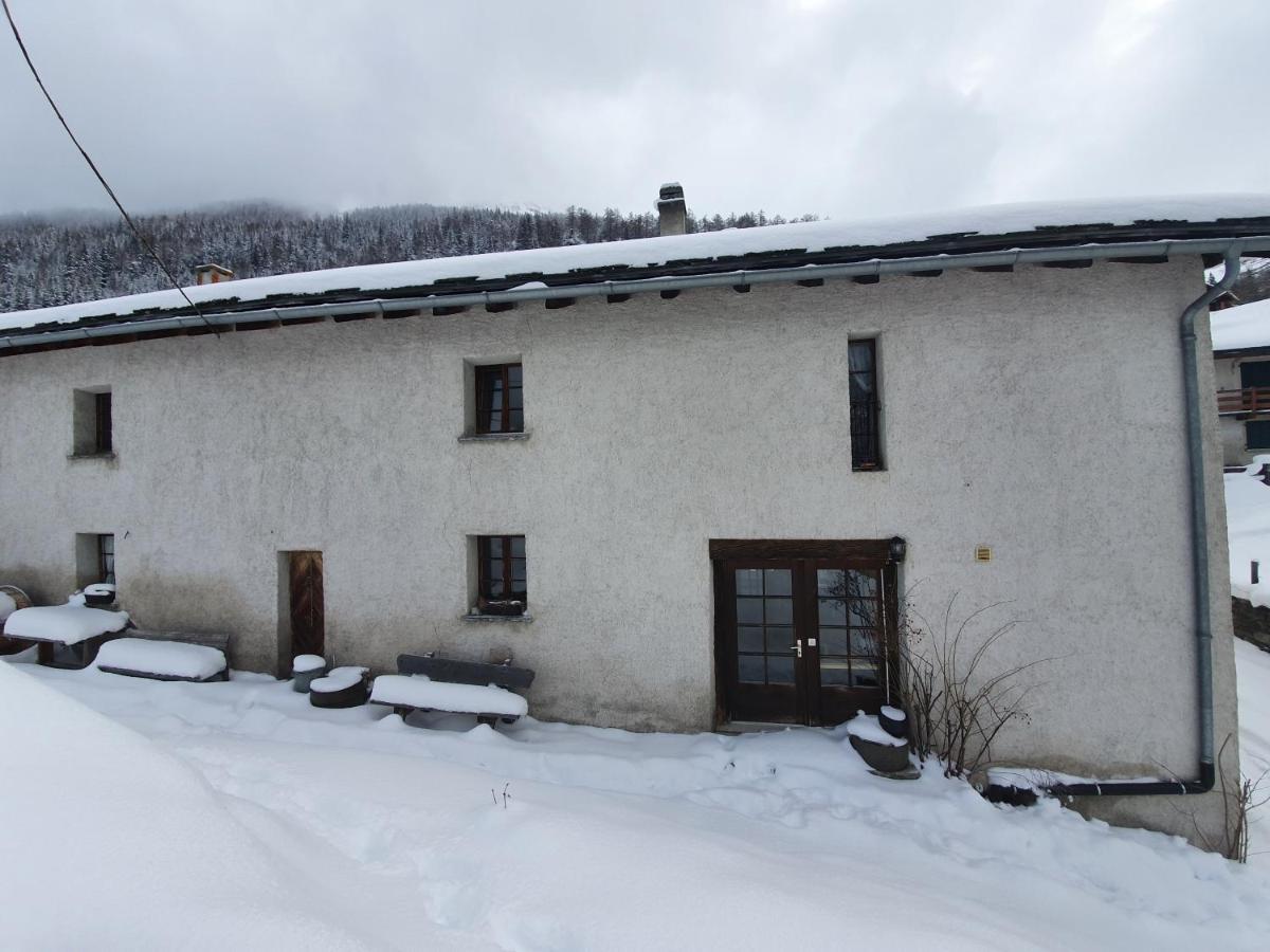 Bourg-Saint-Pierre : Le Cachet D'Antan Apartment Exterior foto